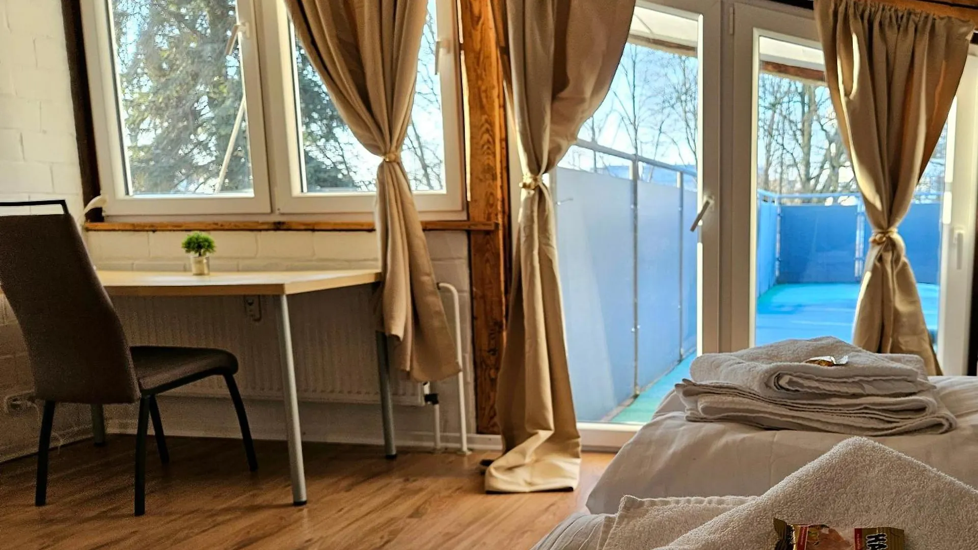아파트 Exklusive Grosse Ferienwohnung Fuer 7 Personen, Parkplatz, Balkon, 3 Schlafzimmer 바이로이트