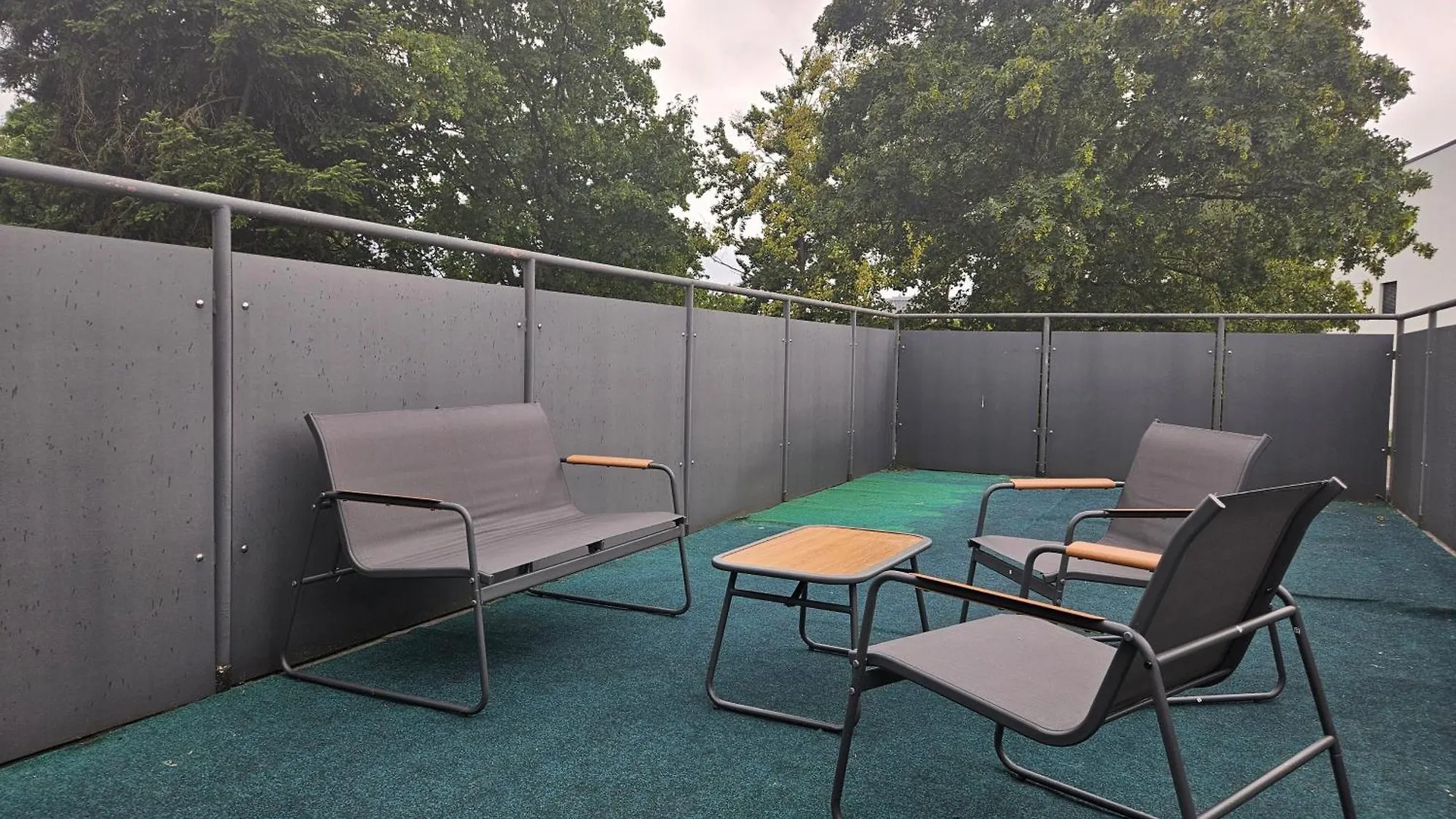아파트 Exklusive Grosse Ferienwohnung Fuer 7 Personen, Parkplatz, Balkon, 3 Schlafzimmer 바이로이트